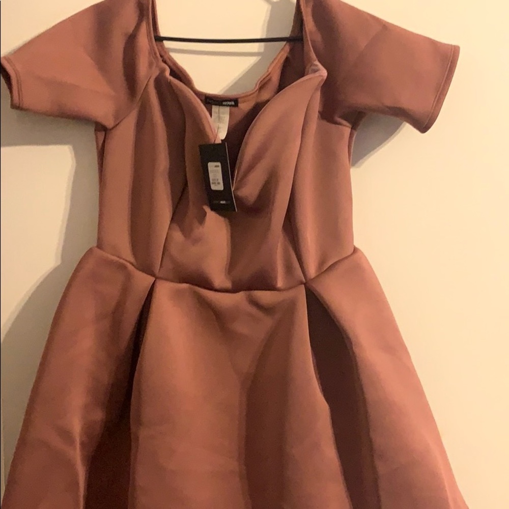Fashion Nova, never worn fit and flare